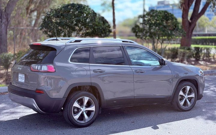 Jeep Cherokee - Imagem 9