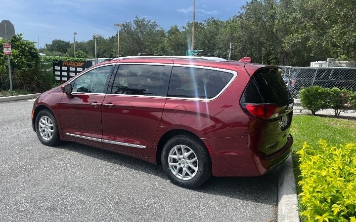 Chrysler Pacifica - Imagem 7